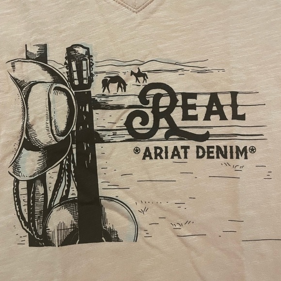 Ariat Top Size Medium BRAND NEW - Picture 3 of 3